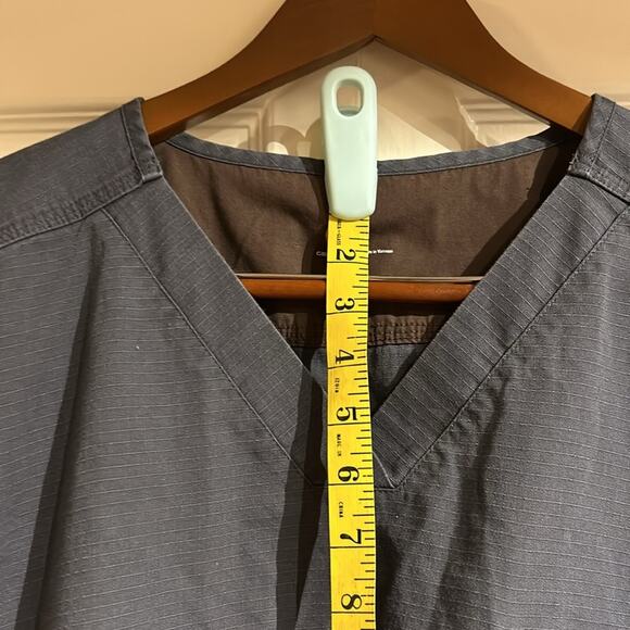 Carhartt Scrub Top - Picture 7 of 9